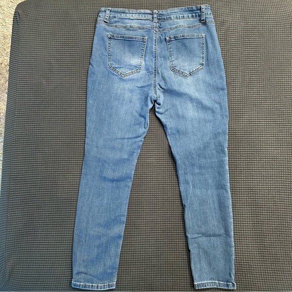 LIMITED TIME $4 ITEM!! Rue21 Classic Blue Skinny Jeans - Picture 4 of 5